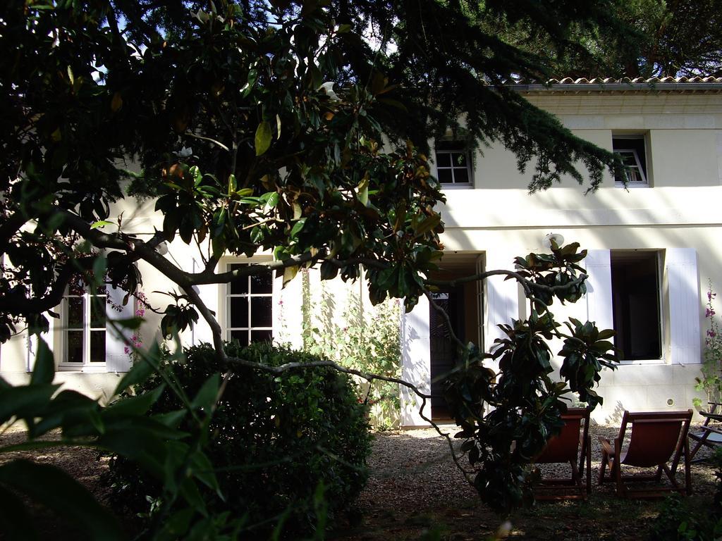 La Maison De Pradier Pugnac Exterior photo