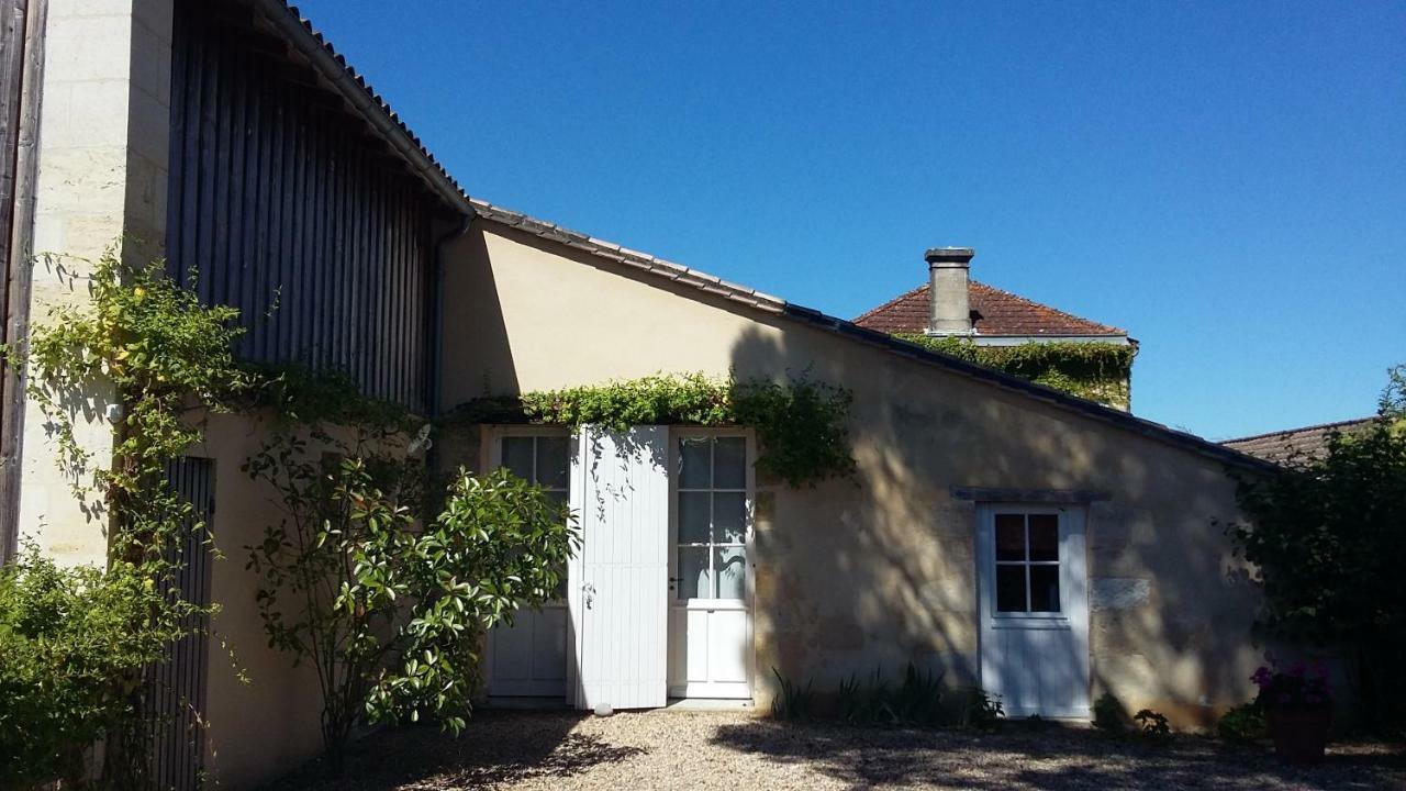 La Maison De Pradier Pugnac Exterior photo